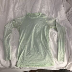 Light green long sleeve lululemon swiftly tech